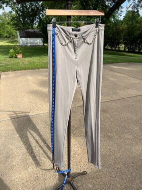 Rinascimento Slim Fit kaki Women's Pants with Decorative Chain